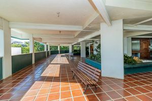 Image 32 - 755978
