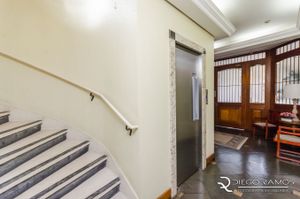 Image 33 - 590