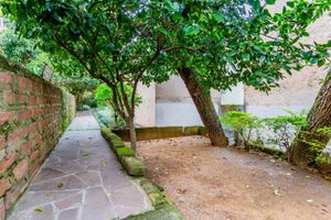 Image 26 - 668495