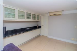 Image 39 - 869759