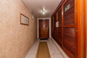 Image 1 - 259809