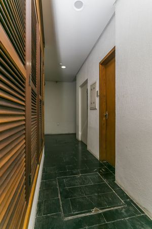 Image 22 - 595142