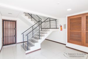 Image 19 - 827114
