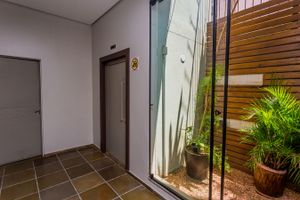 Image 10 - 866876