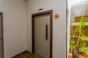 Image 12 - 866876