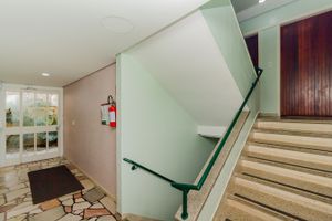 Image 23 - 864651