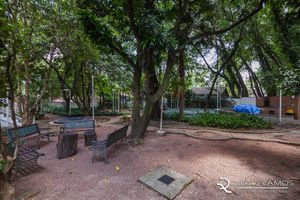 Image 28 - 195127