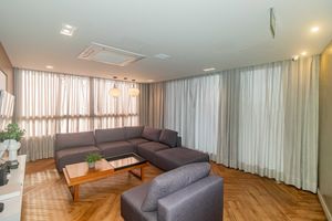 Image 29 - 244111