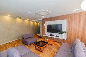 Image 31 - 244111