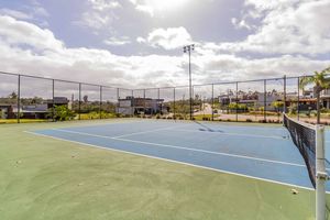 Image 83 - 864973