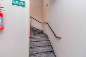 Image 6 - 9896