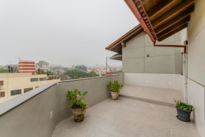 Image 37 - 207002
