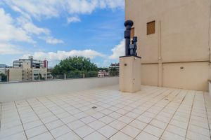 Image 42 - 565624