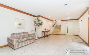 Image 1 - 916514
