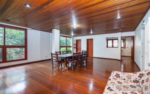 Image 13 - 858681
