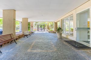 Image 31 - 893972