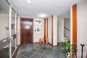 Image 10 - 918238