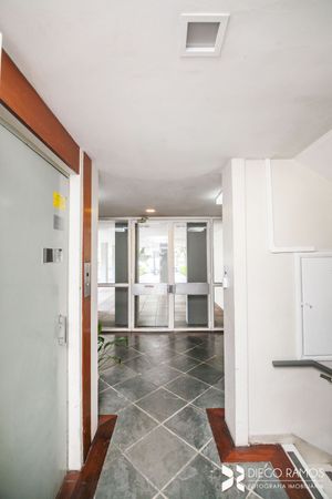 Image 11 - 918238