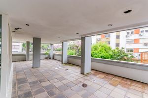 Image 37 - 918238