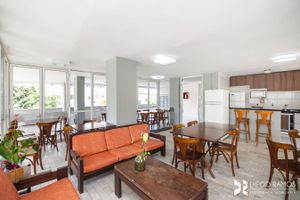 Image 14 - 918238