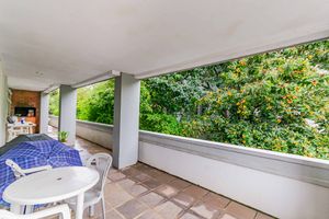Image 42 - 918238