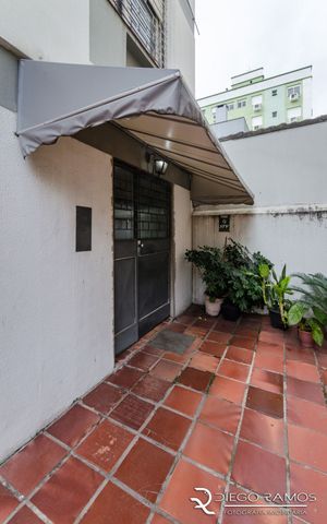 Image 25 - 304987