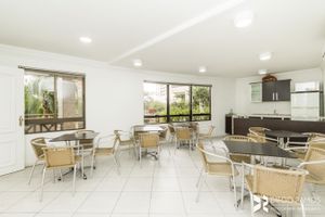 Image 35 - 207591
