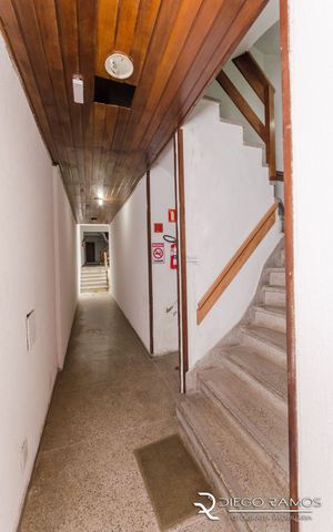 Image 15 - 878656
