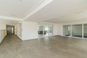 Image 13 - 12598