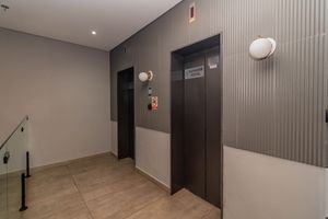 Image 30 - 300506