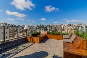 Image 35 - 305360