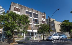 Image 33 - 893385