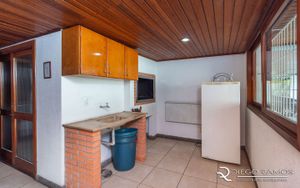 Image 37 - 893385
