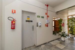 Image 39 - 877726
