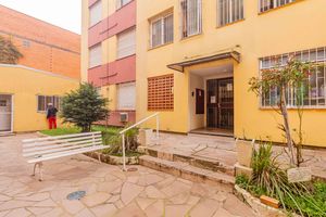 Image 30 - 895907