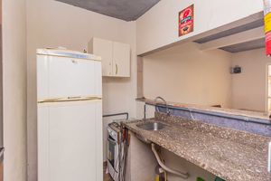 Image 36 - 895907