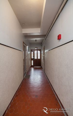 Image 15 - 221946