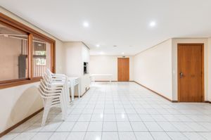 Image 37 - 926229