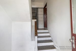 Image 19 - 261205
