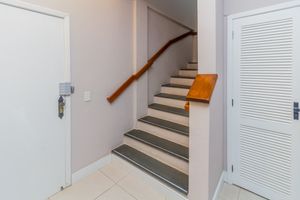 Image 42 - 203212