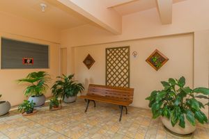 Image 19 - 818253