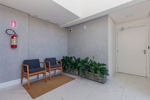 Image 33 - 895681
