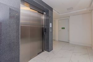 Image 34 - 895681
