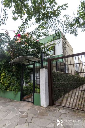 Image 13 - 198057