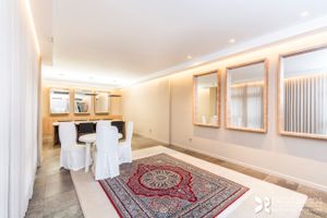 Image 33 - 203463