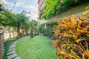 Image 32 - 879277