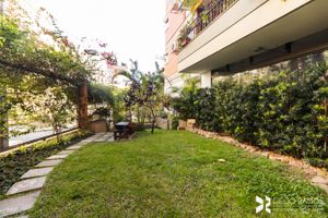 Image 8 - 879277
