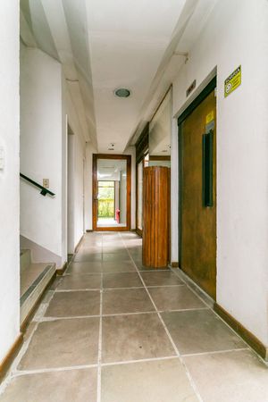 Image 27 - 886540