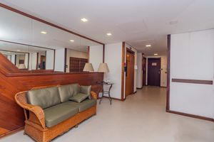 Image 43 - 927302