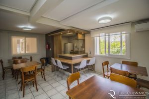 Image 29 - 751844